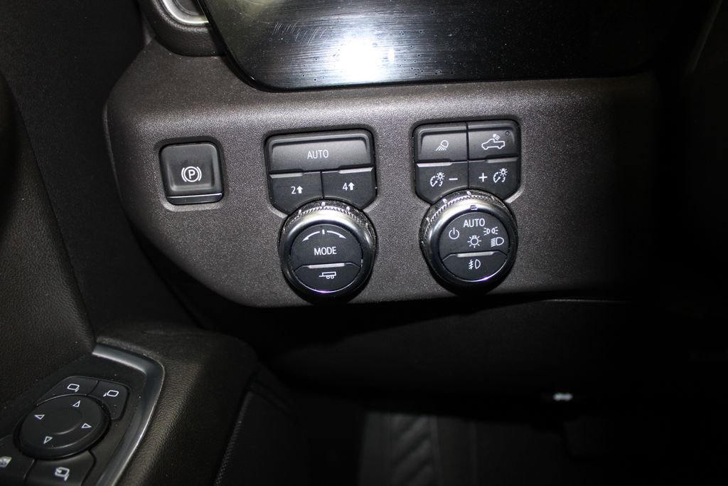 Used 2024 GMC Sierra 1500 SLT image 38