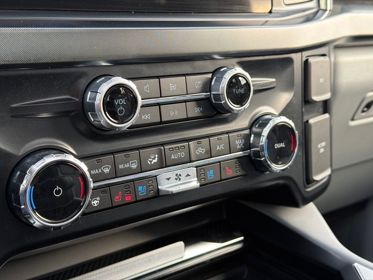 Used 2024 Ford F250 Limited w/ FX4 Off-Road Package image 33