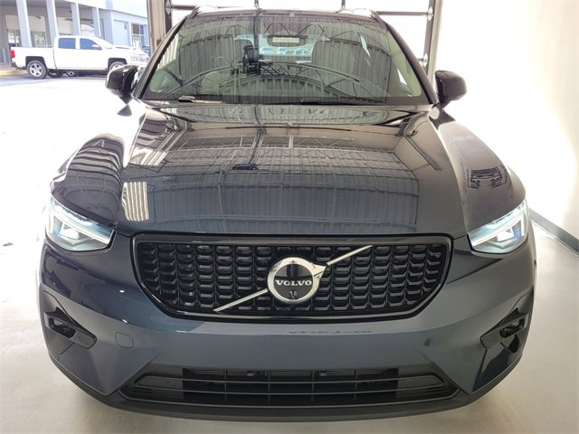 New 2026 Volvo XC40 B4 Plus w/ Climate Package image 4