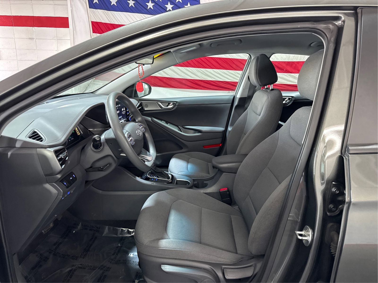 Used 2022 Hyundai Ioniq Blue FWD image 9