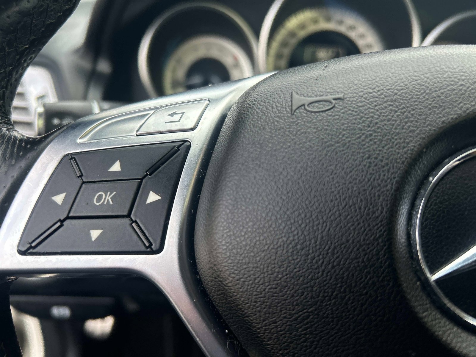 Used 2015 Mercedes-Benz E 400 4MATIC Coupe image 21