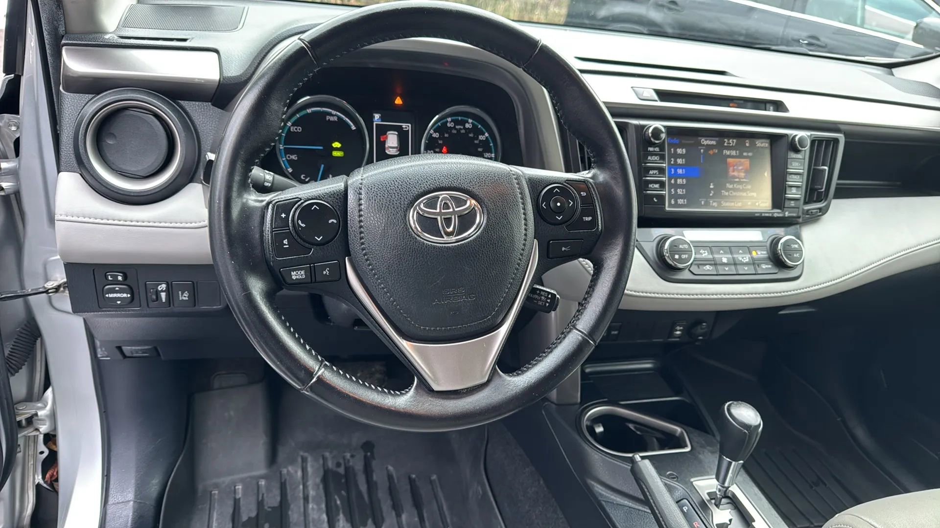 Used 2016 Toyota RAV4 XLE image 9
