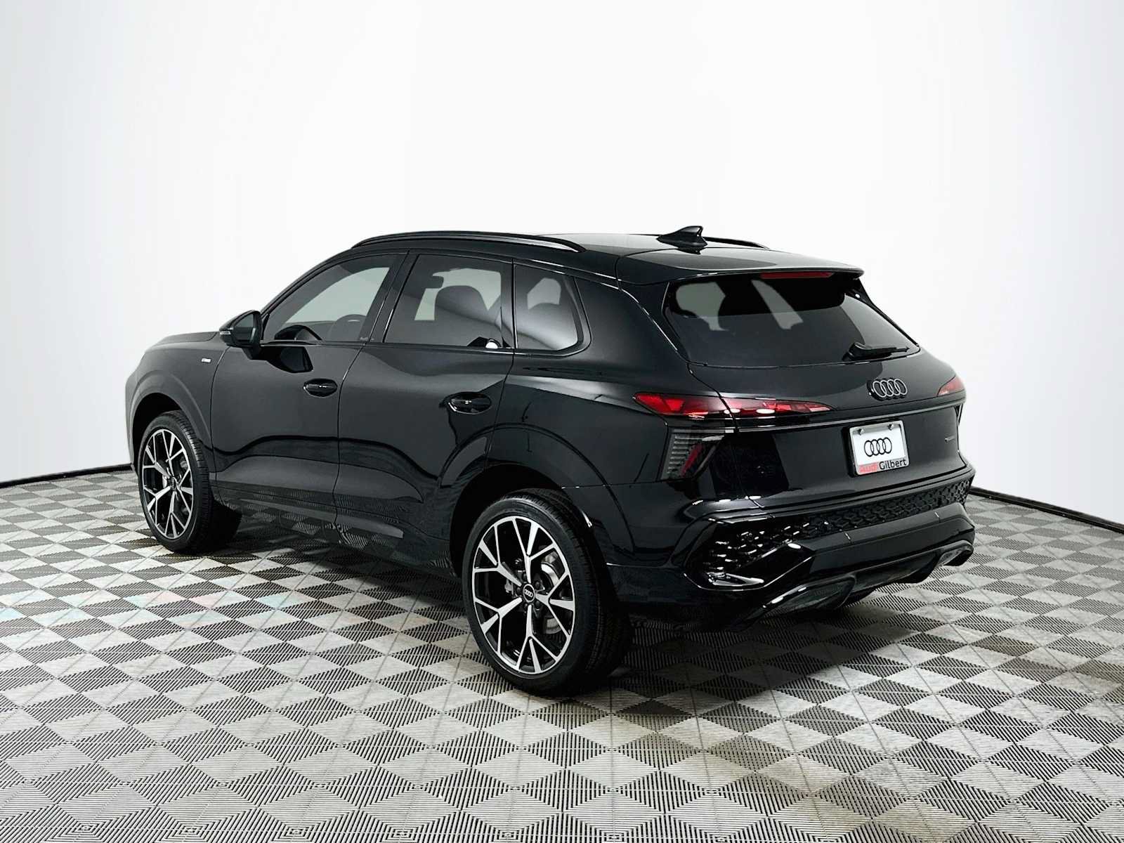 New 2026 Audi Q3 quattro 2.0T AWD/4WD image 5