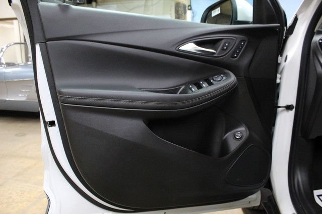 Used 2023 Buick Encore GX Essence w/ Experience Buick Package FWD image 17