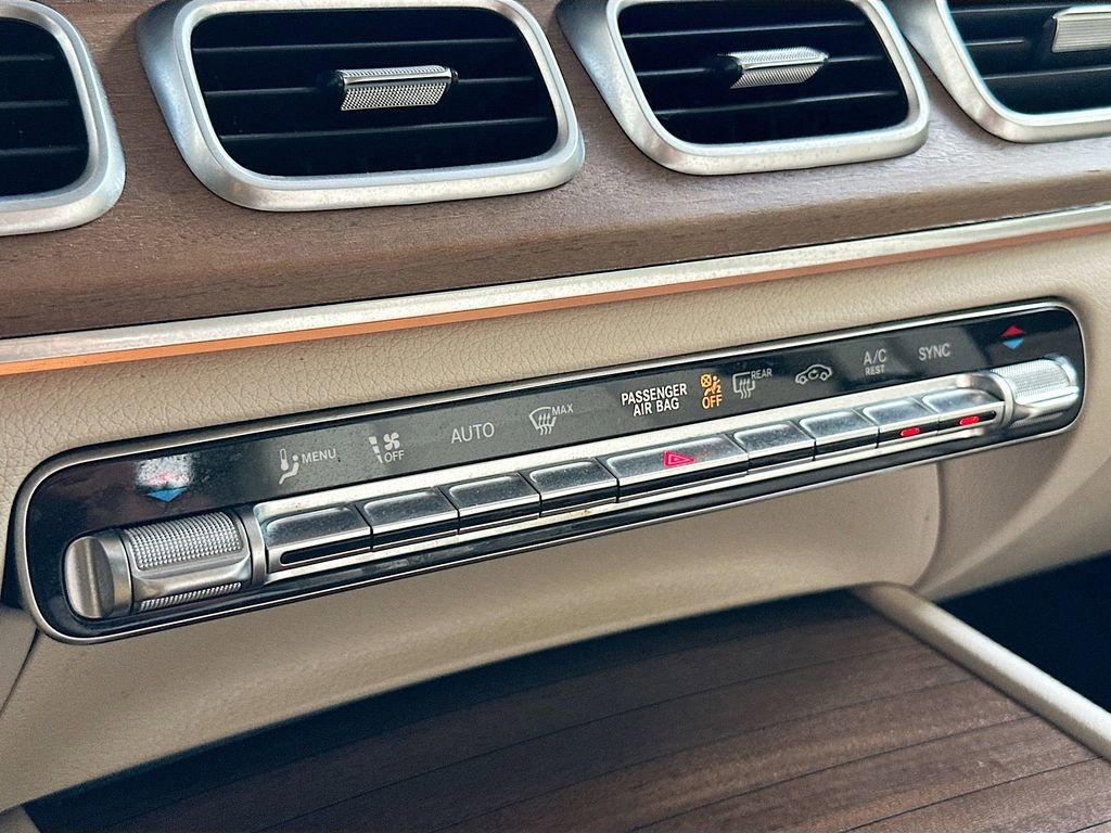 Used 2021 Mercedes-Benz GLE 350 w/ AMG Line Exterior image 16