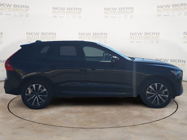 Used 2025 Volvo XC60 B5 Core AWD/4WD image 6