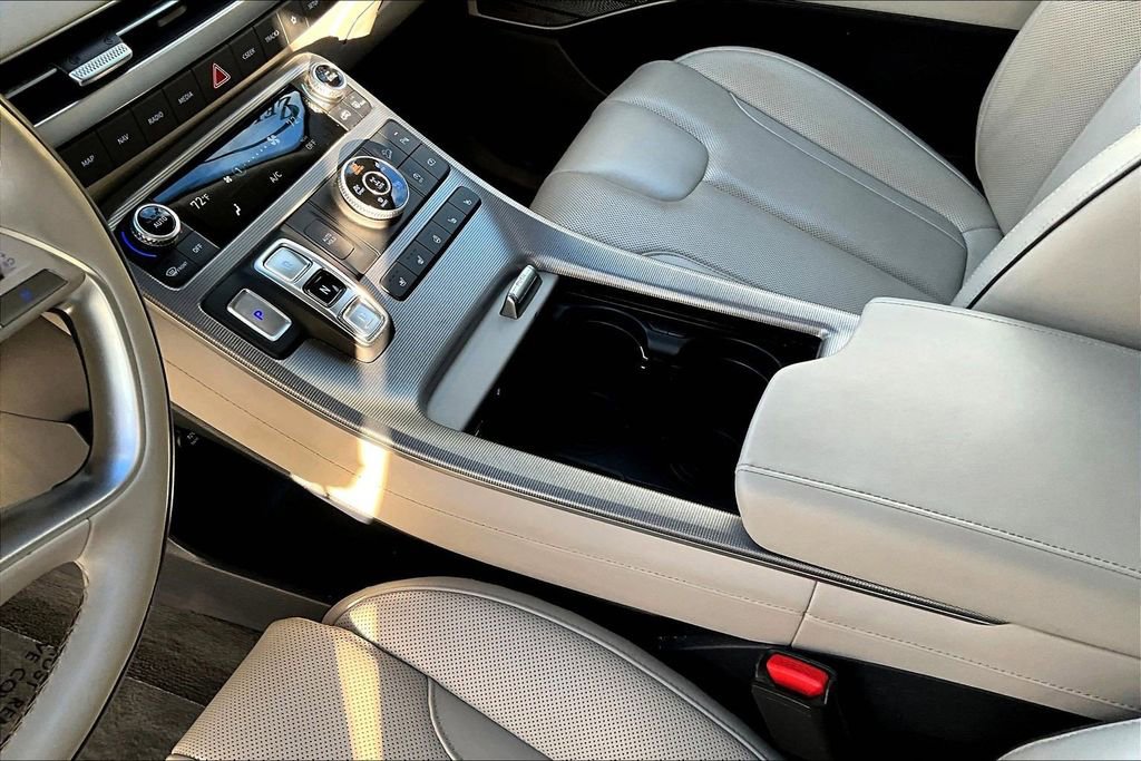 Used 2024 Hyundai Palisade Calligraphy image 16