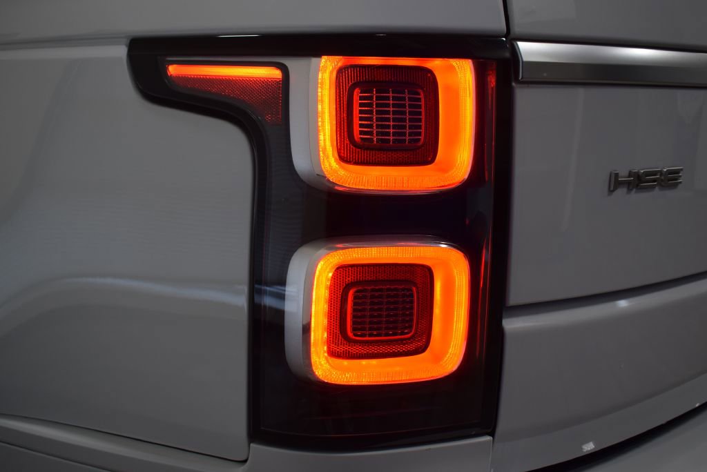 Used 2019 Land Rover Range Rover HSE image 40