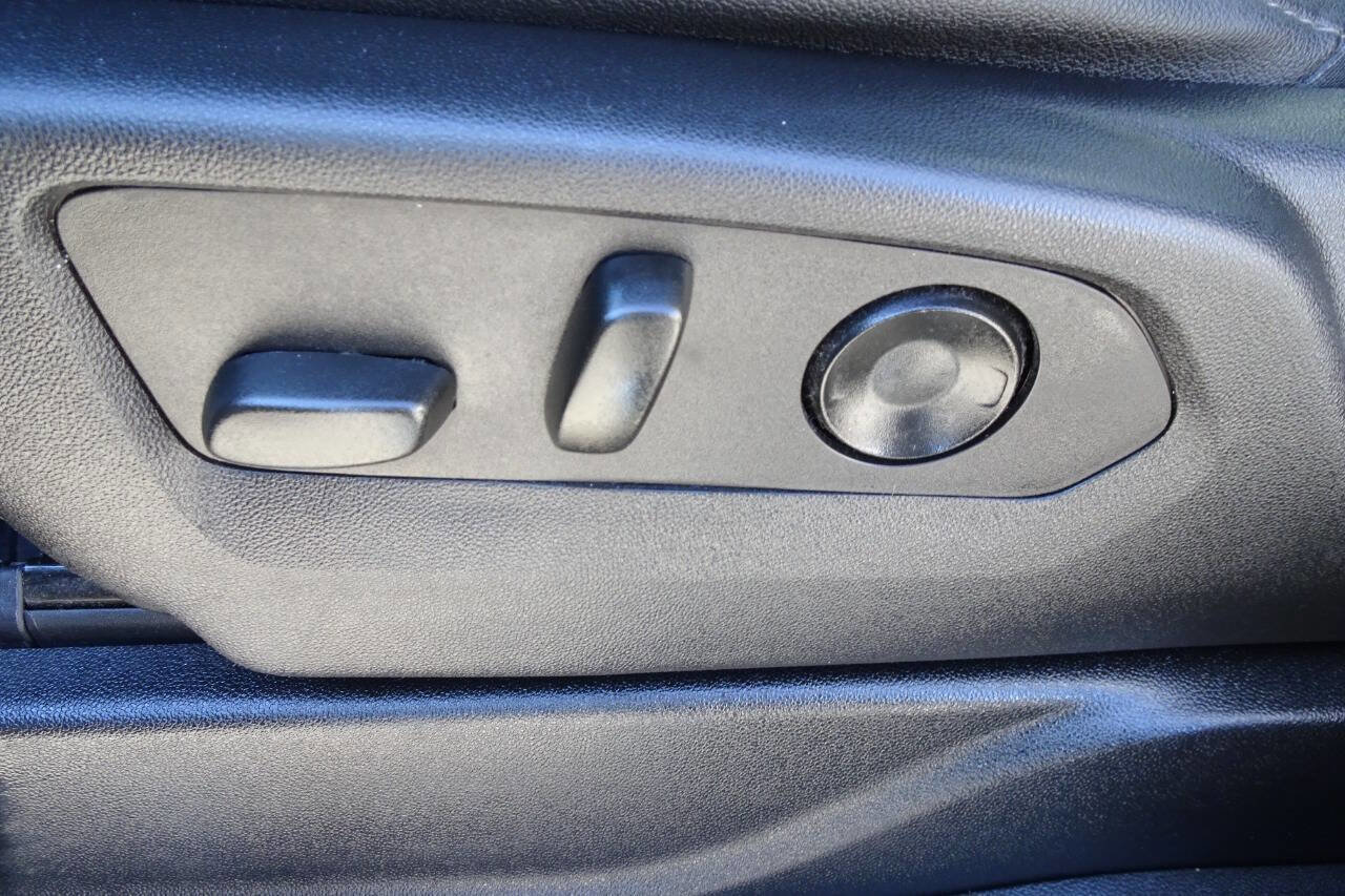 Used 2021 Chevrolet Suburban LT image 15