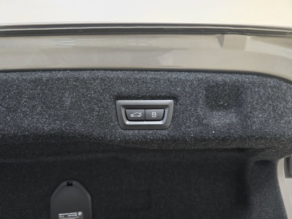 Used 2026 BMW 530i w/ Premium Package image 31