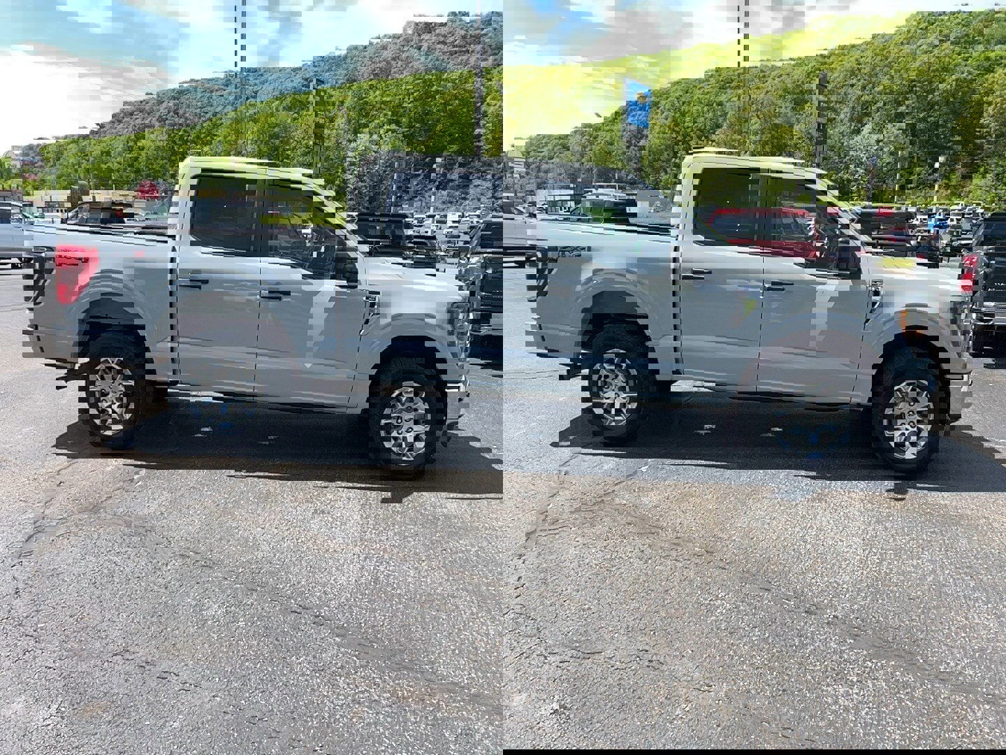 Used 2023 Ford F150 XLT image 5