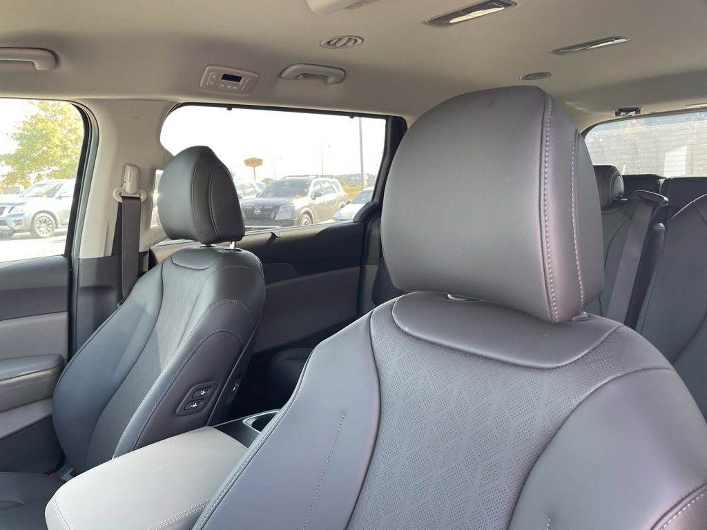 New 2026 Kia Carnival EX image 23
