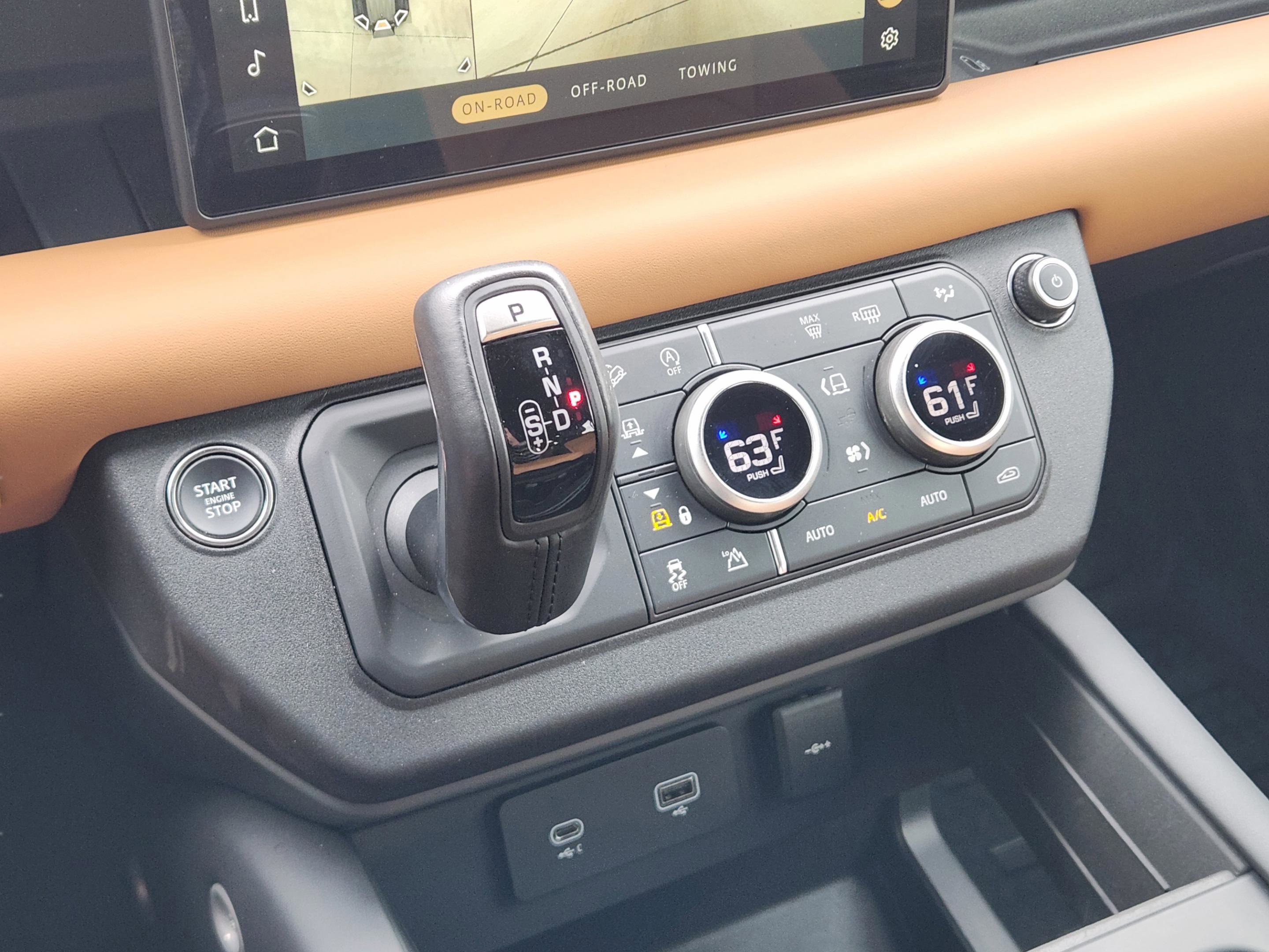 Certified 2024 Land Rover Defender 110 X-Dynamic SE AWD/4WD image 15