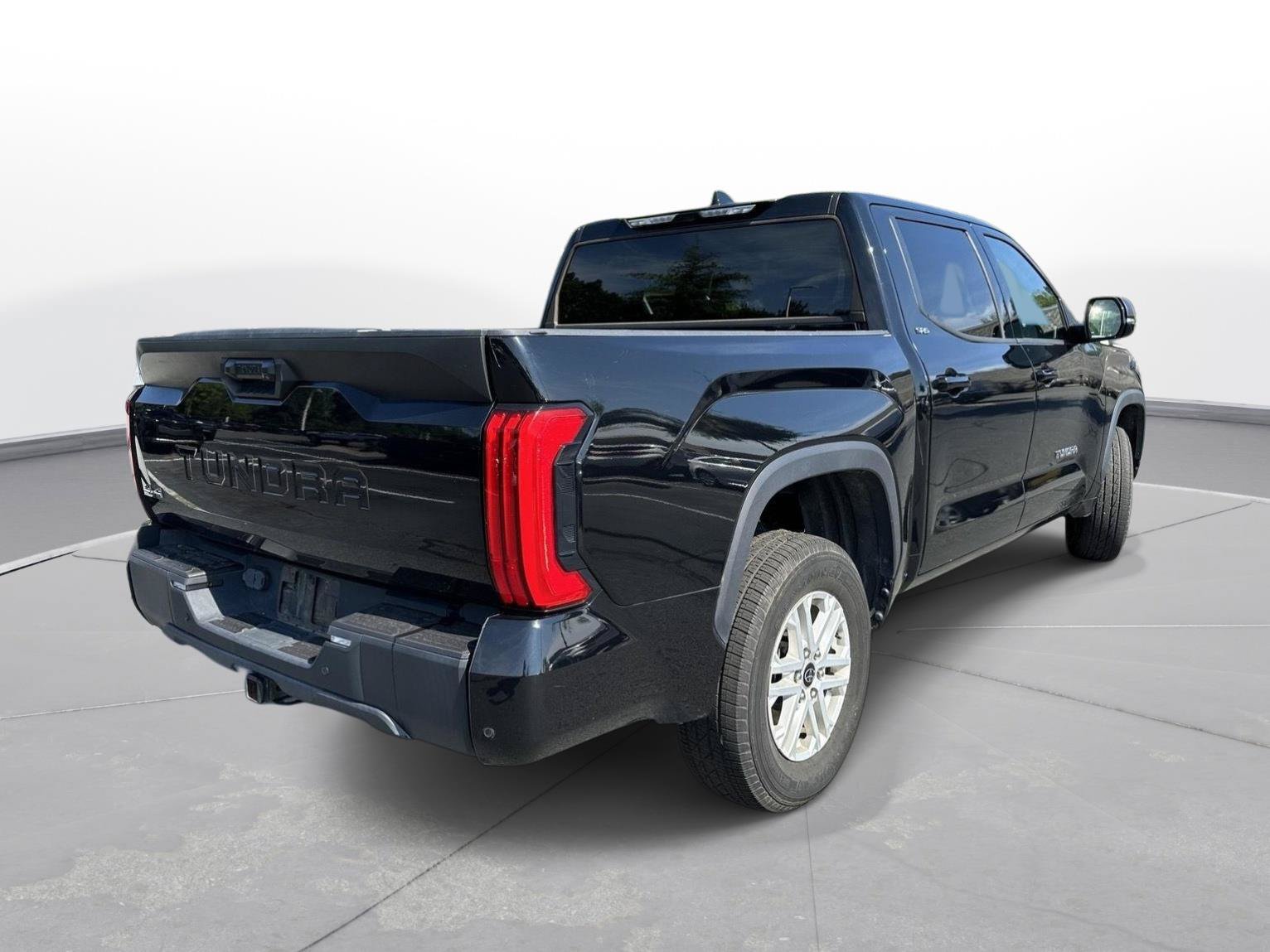 Certified 2023 Toyota Tundra SR5 w/ SR5 Premium Package AWD/4WD image 6