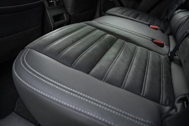 New 2025 Mitsubishi Outlander SE image 33