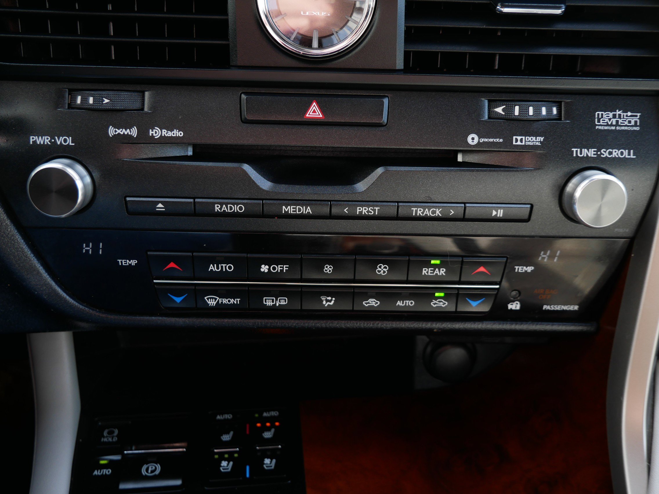 Used 2018 Lexus RX 350L Premium w/ Premium Package image 14