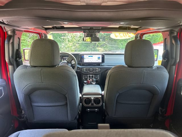 Used 2024 Jeep Wrangler Unlimited AWD/4WD image 14