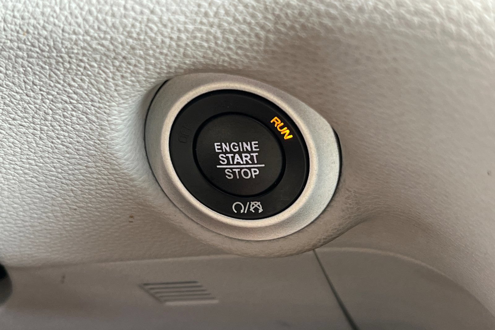 Used 2020 Chrysler Pacifica Limited FWD image 24