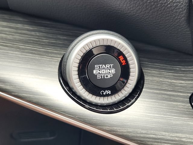 Used 2023 Jeep Wagoneer L Series II AWD/4WD image 20