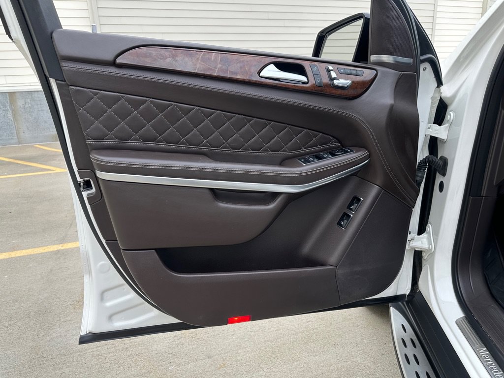 Used 2019 Mercedes-Benz GLS 550 4MATIC image 7