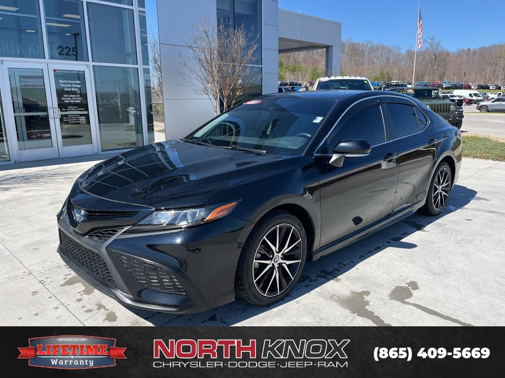 Used 2023 Toyota Camry SE