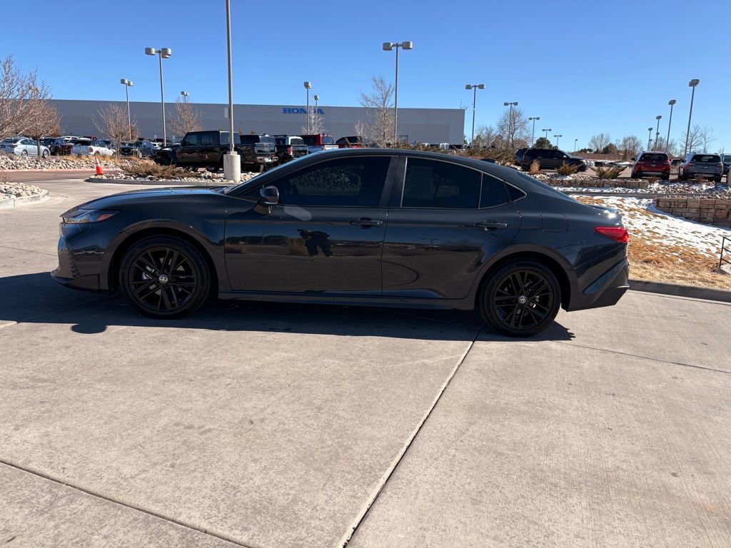 Used 2025 Toyota Camry SE w/ Convenience Package image 5