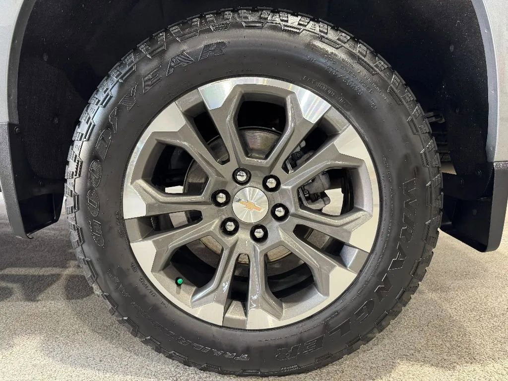 Used 2024 Chevrolet Silverado 1500 High Country w/ Technology Package image 8