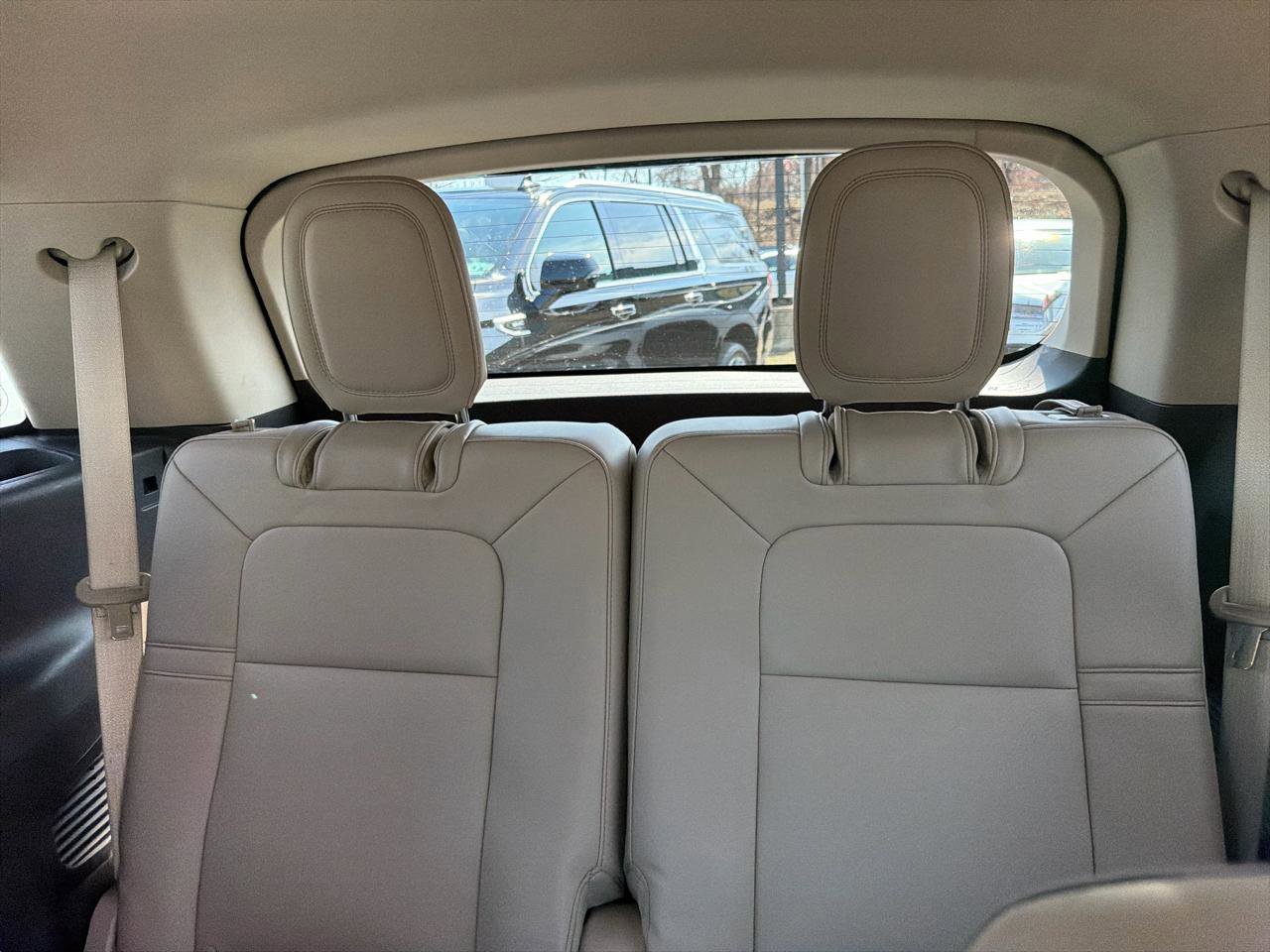 Used 2023 Lincoln Aviator AWD w/ Premium Package image 20