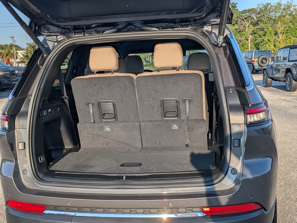 New 2025 Jeep Grand Cherokee L Limited image 31