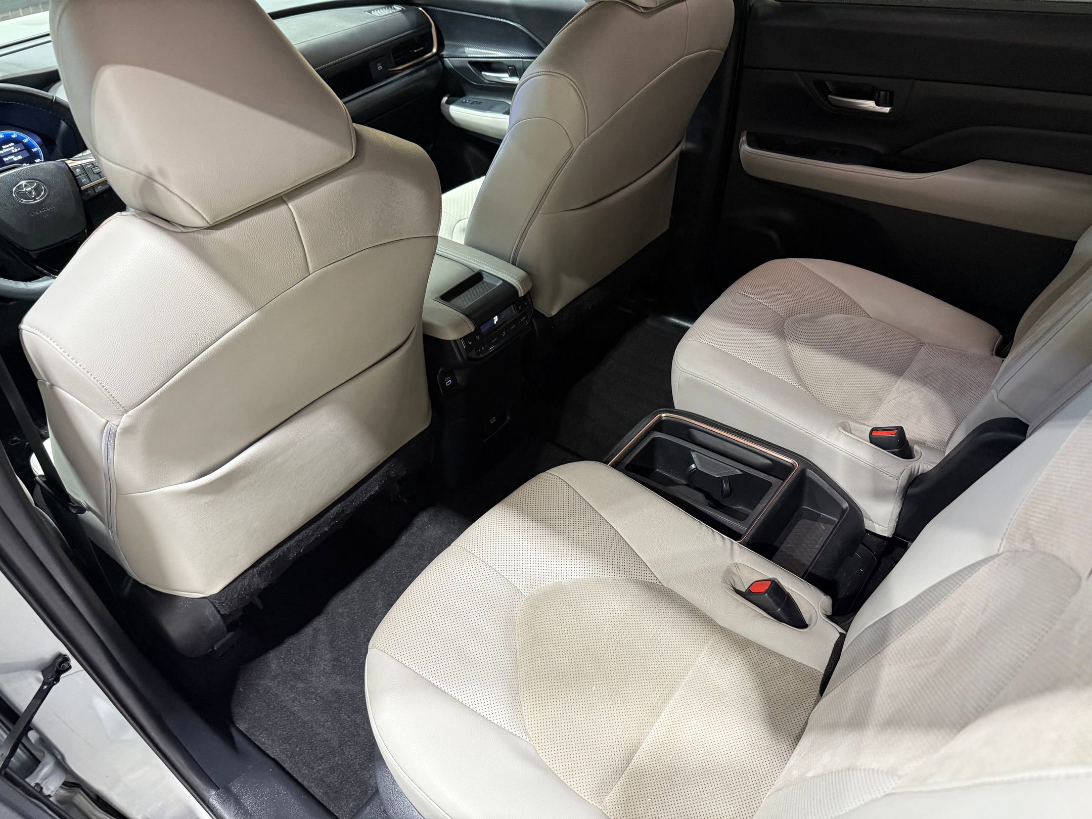 Used 2024 Toyota Grand Highlander AWD Hybrid image 37