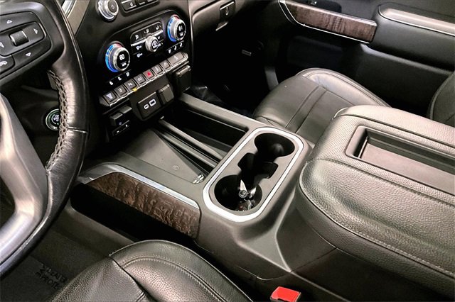 Used 2022 GMC Sierra 3500 Denali w/ Denali Ultimate Package image 14