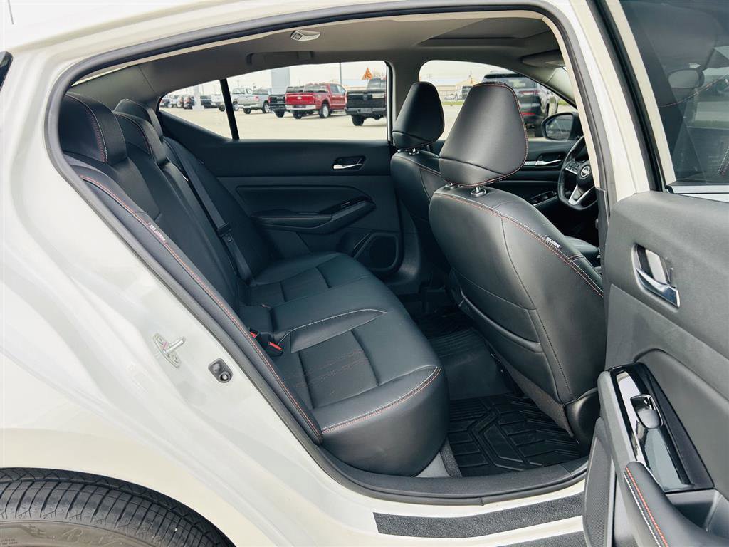 Used 2024 Nissan Altima 2.5 SR w/ SR Premium Package AWD/4WD image 27