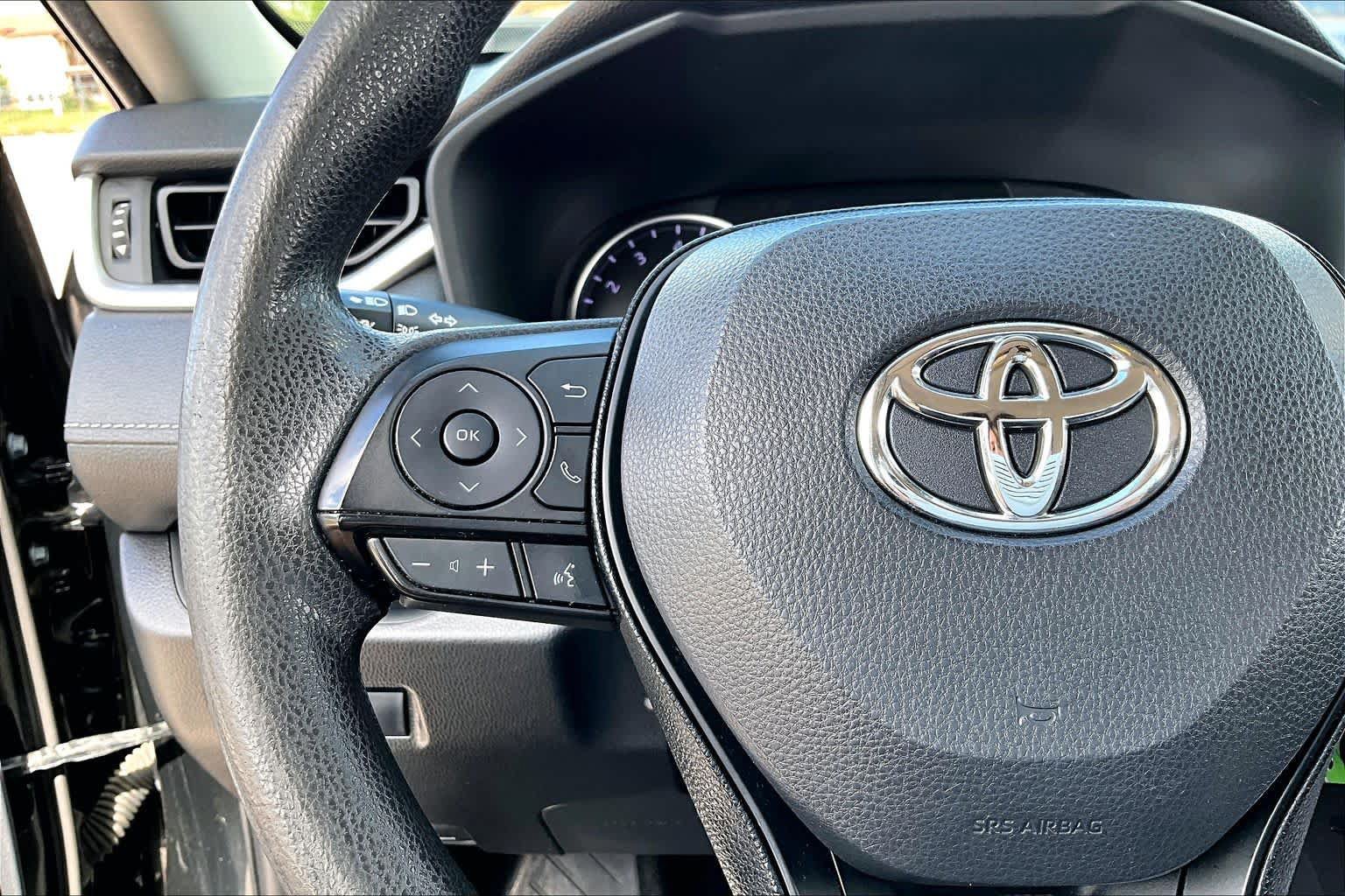 Used 2019 Toyota RAV4 LE w/ Carpet Mat Package FWD image 24