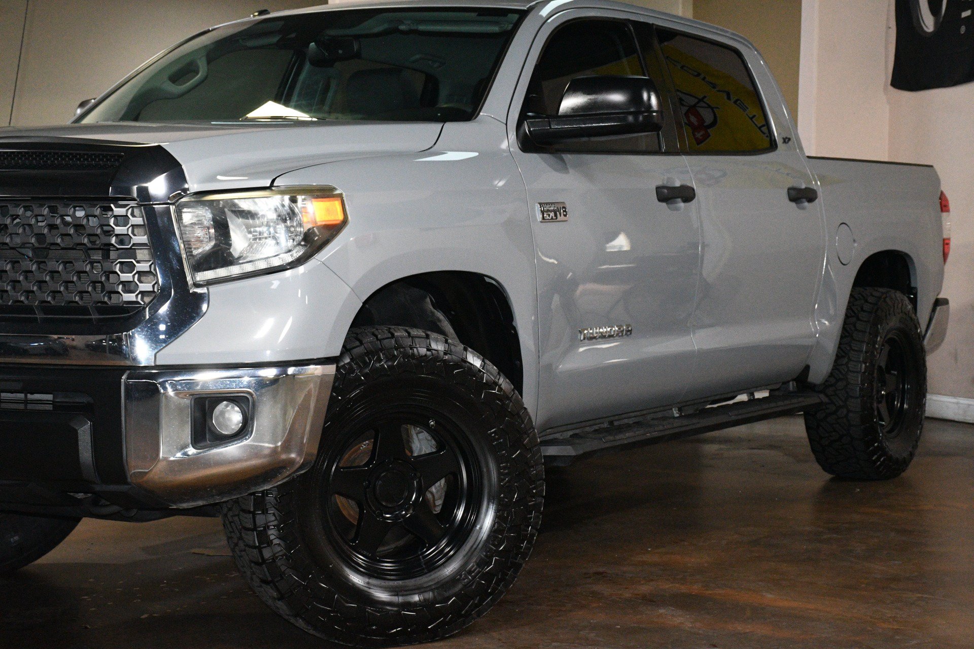 Used 2019 Toyota Tundra SR5 w/ SR5 Upgrade Package AWD/4WD image 54