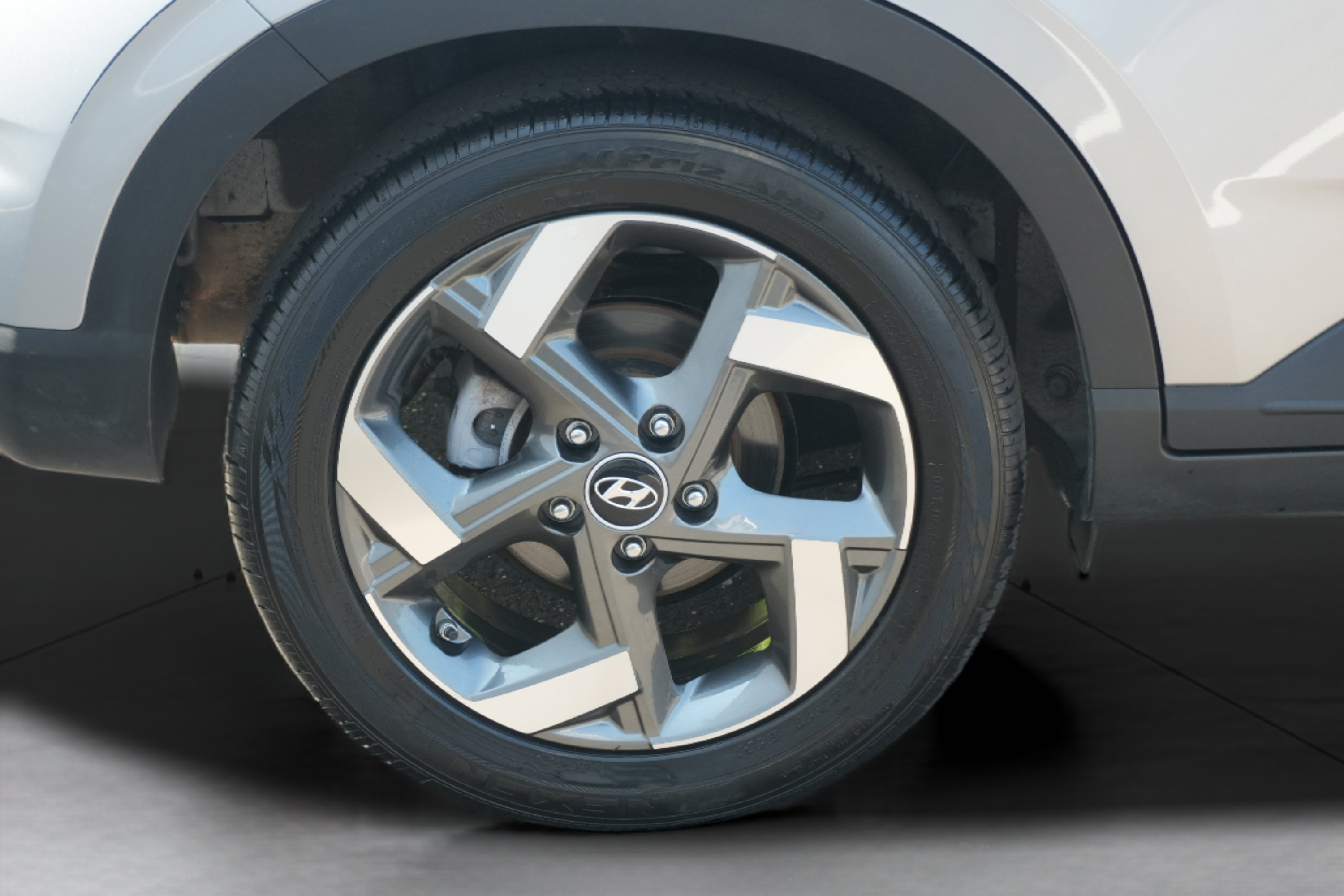 Used 2025 Hyundai Venue SEL FWD image 44