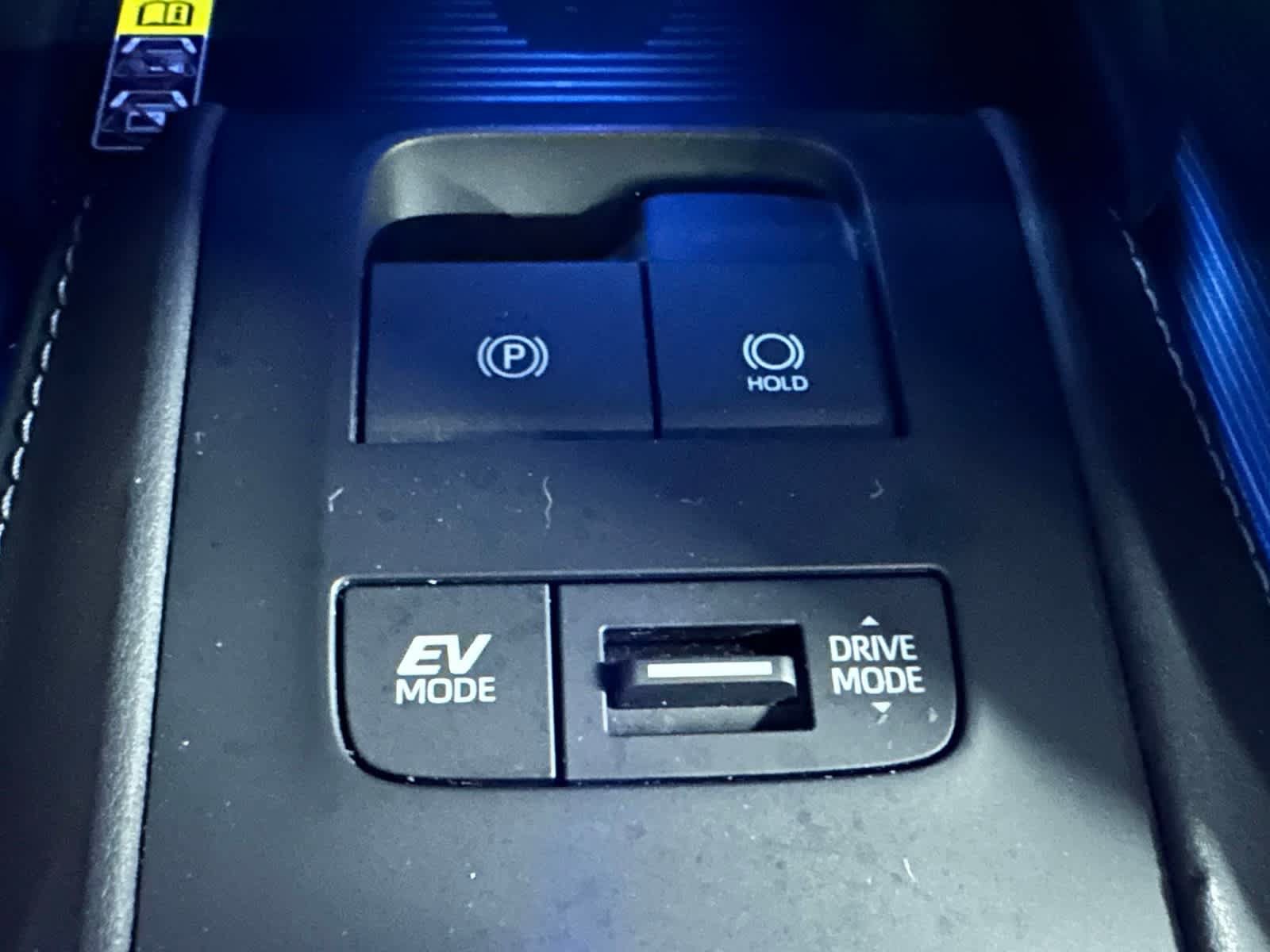 Used 2024 Toyota Venza XLE AWD/4WD image 28