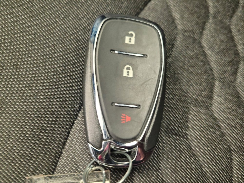 Used 2021 Chevrolet Equinox LT w/ LPO, Cargo Package FWD image 32