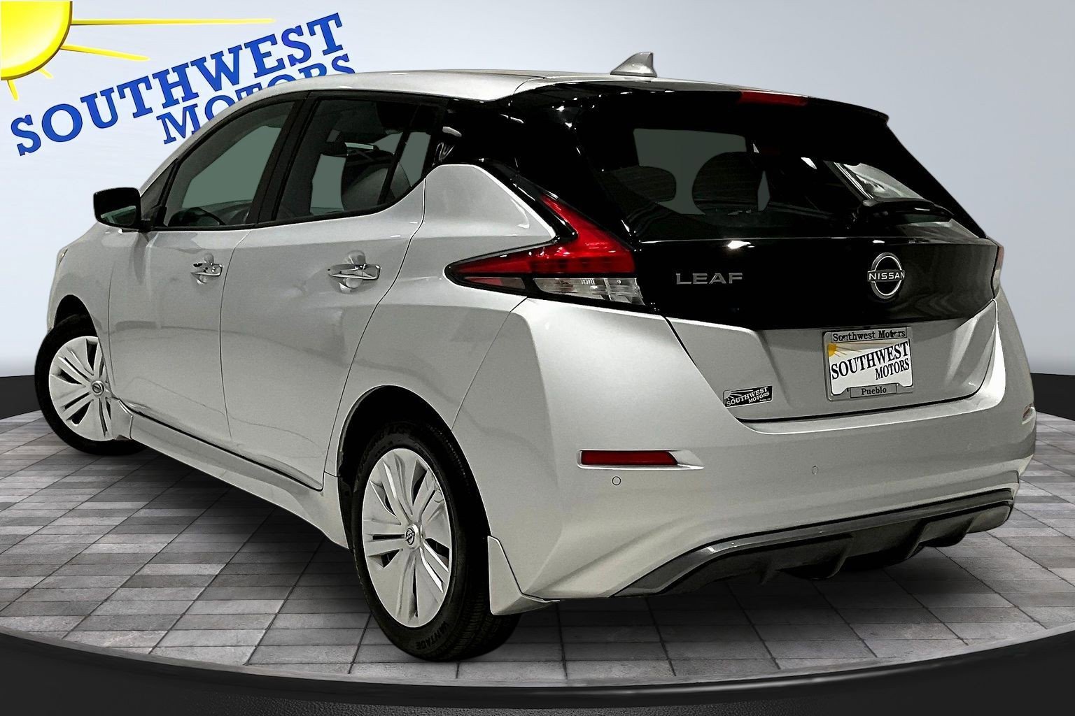 Used 2023 Nissan Leaf S FWD image 4
