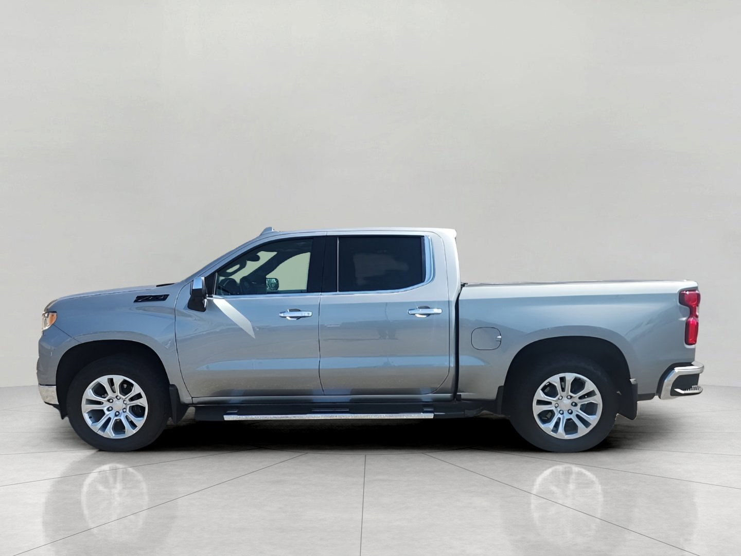 Used 2024 Chevrolet Silverado 1500 LTZ AWD/4WD image 12