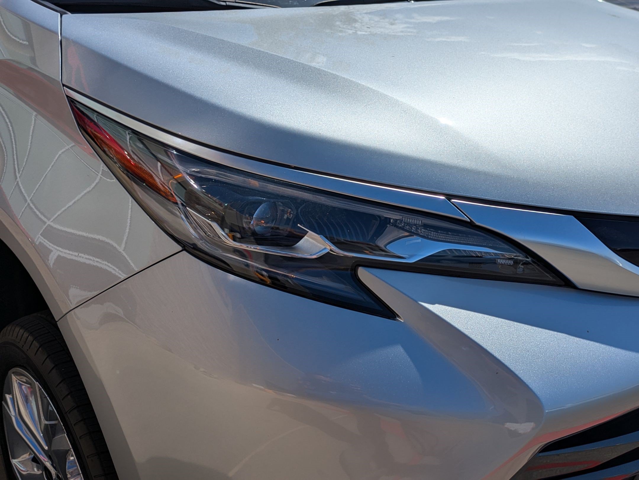 Used 2024 Toyota Sienna Platinum FWD image 10