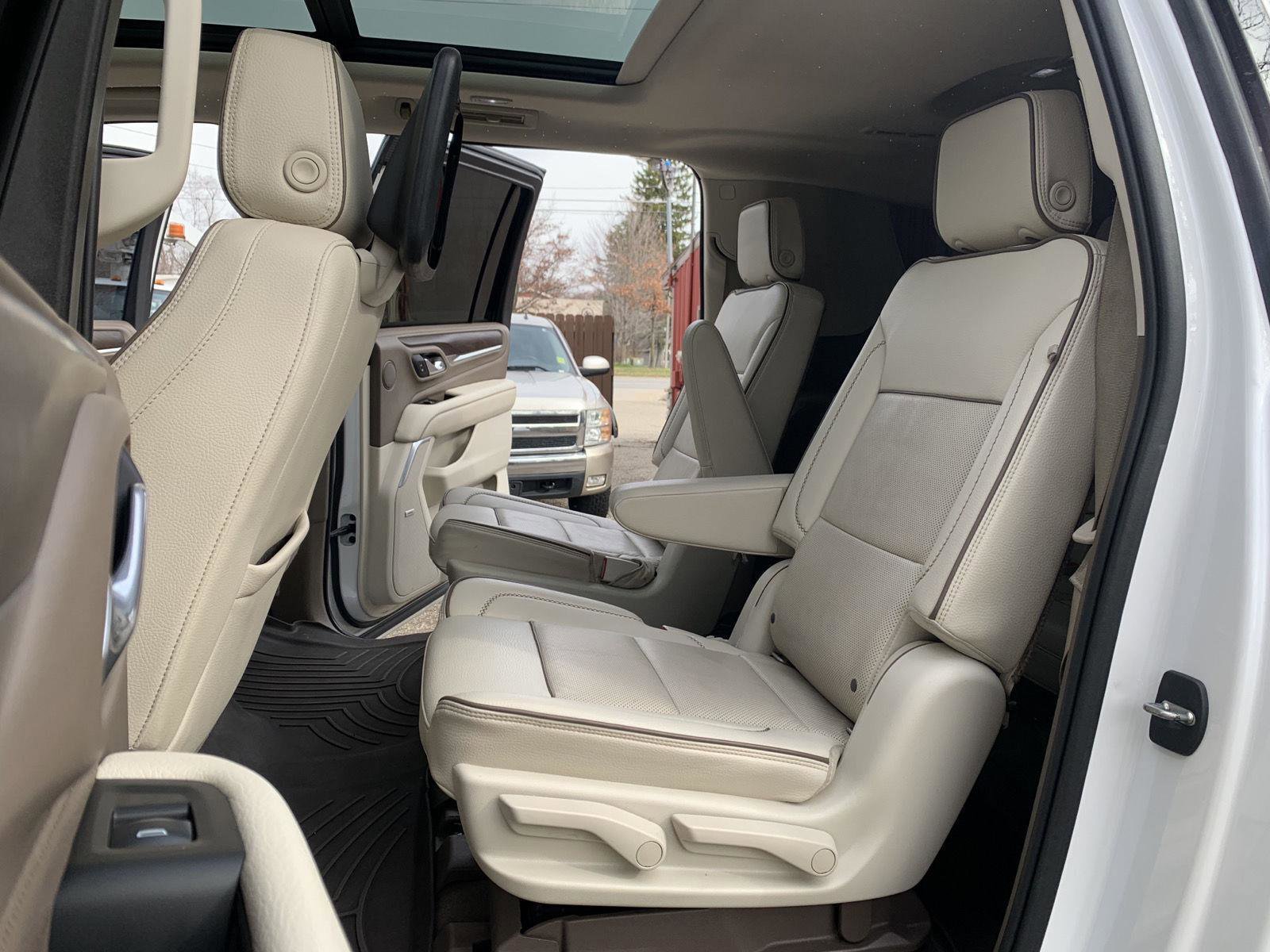 Used 2021 GMC Yukon XL Denali w/ Denali Premium Package image 25