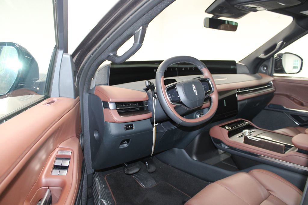 New 2025 Lincoln Navigator L Reserve image 27