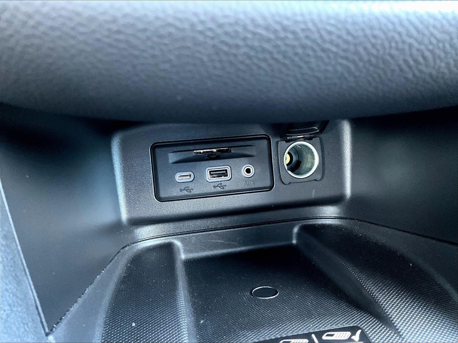 Used 2023 Chevrolet Equinox Premier FWD image 16