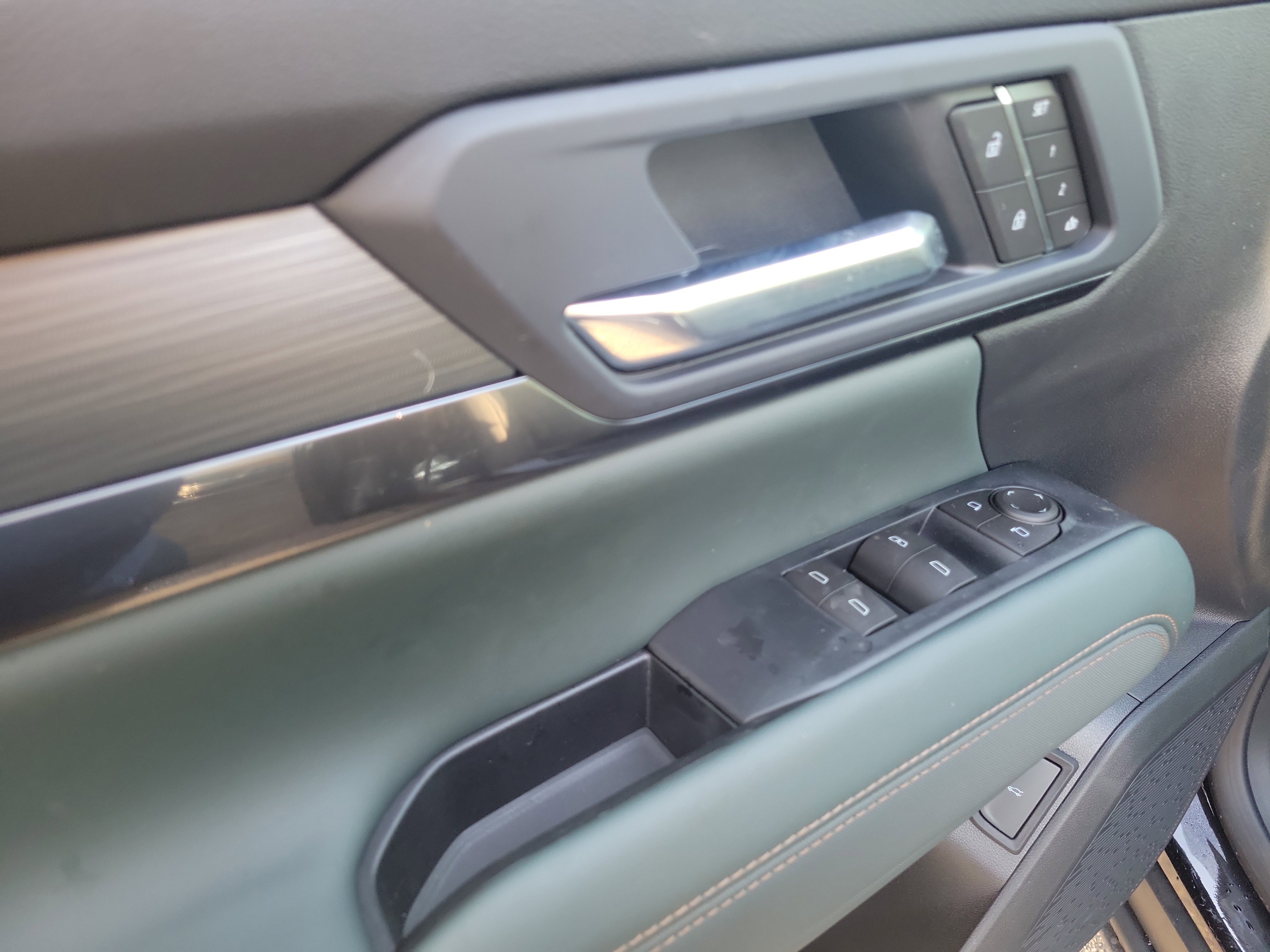 New 2026 GMC Terrain AT4 w/ Convenience Package III image 22