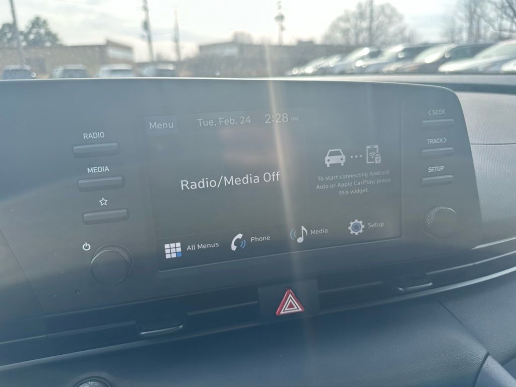 Certified 2025 Hyundai Elantra Sport image 14