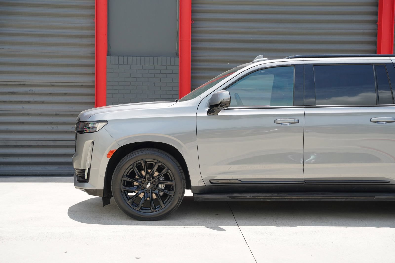 Used 2022 Cadillac Escalade ESV Sport Platinum AWD/4WD image 3