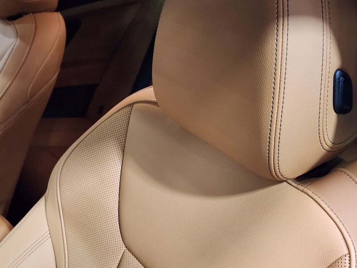 Used 2025 BMW M240i Coupe w/ Premium Package image 32