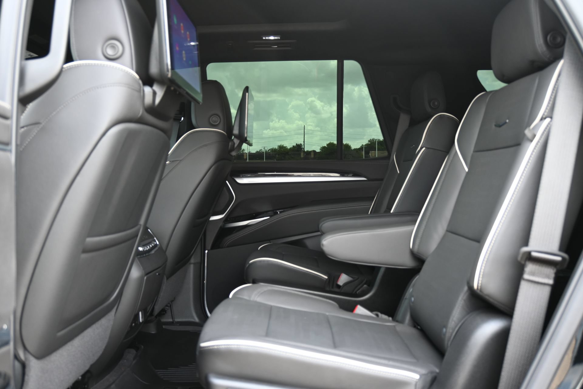 Certified 2026 Cadillac Escalade Sport w/ Touring Package AWD/4WD image 22