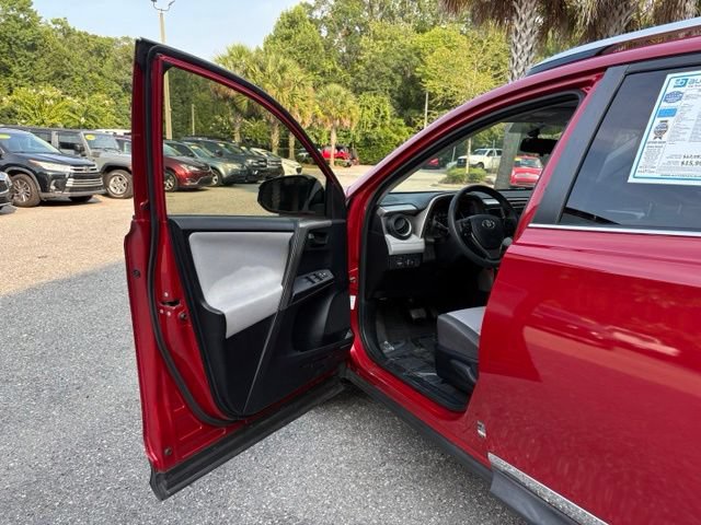 Used 2014 Toyota RAV4 LE FWD image 9