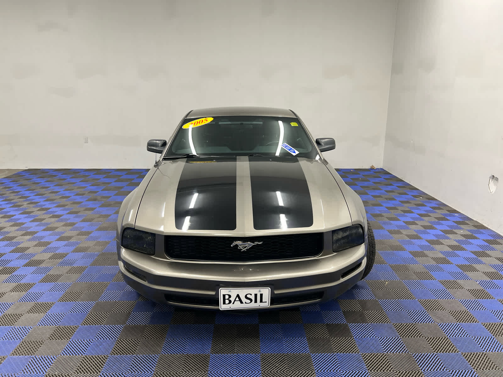Used 2005 Ford Mustang Deluxe image 7